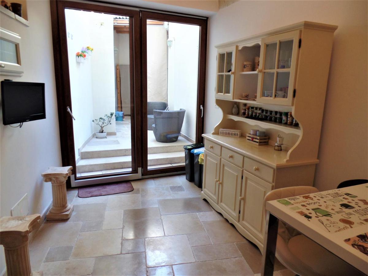 Regina Viarum Apartment, Historic City Centre Brindisi Exterior photo